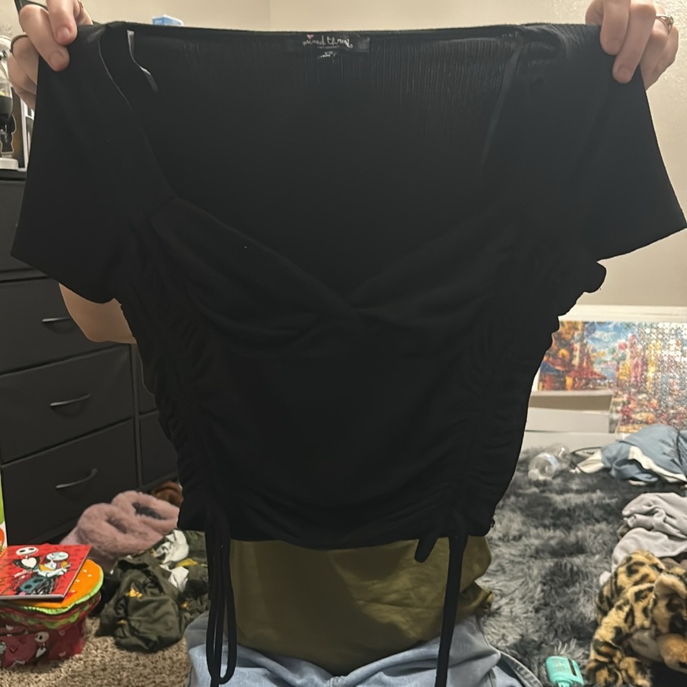 Black Ruched Crop Top - Picture 3 of 3